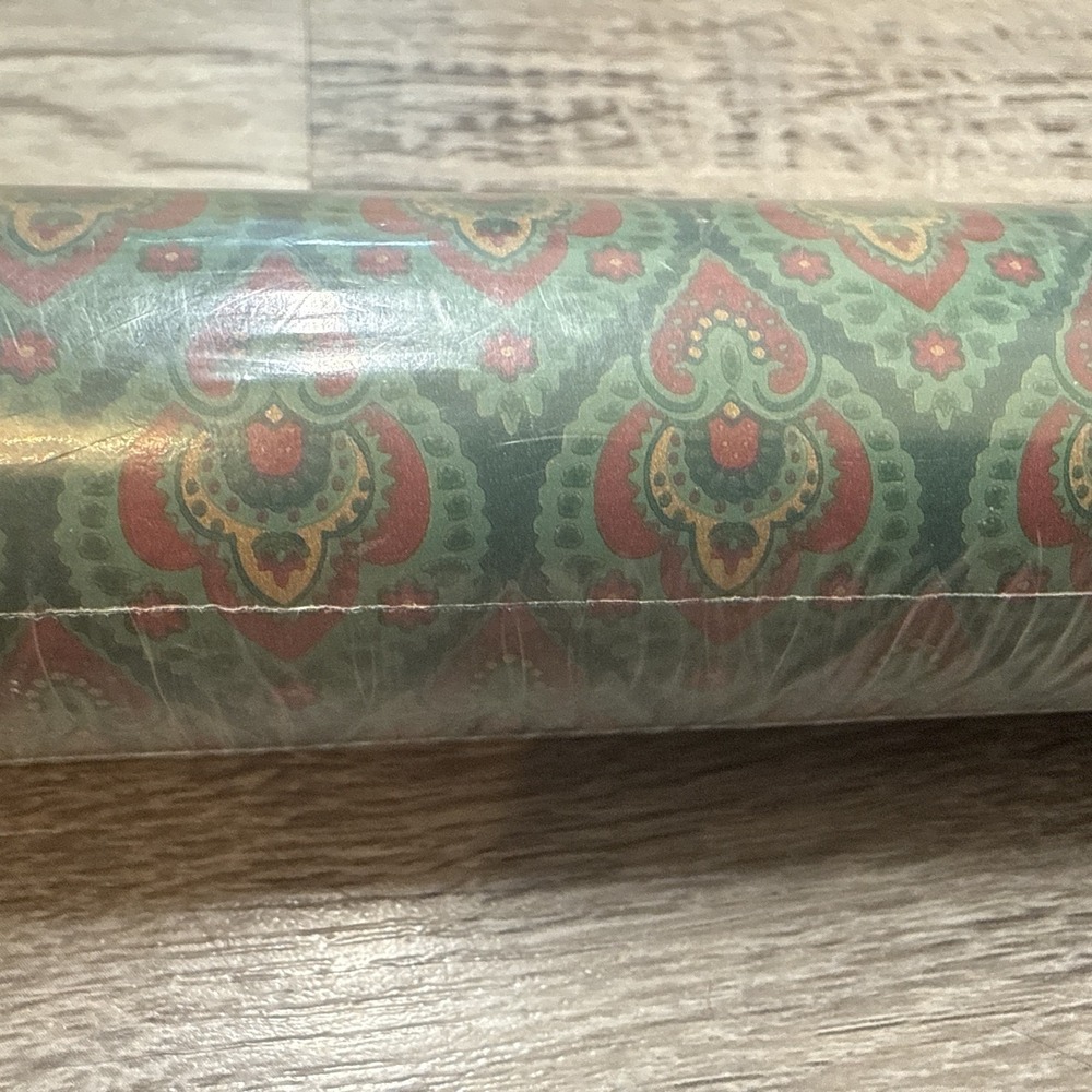 VTG Schumacher Wallpaper Pat 519885 Paisley Medallion Green Red Double Roll